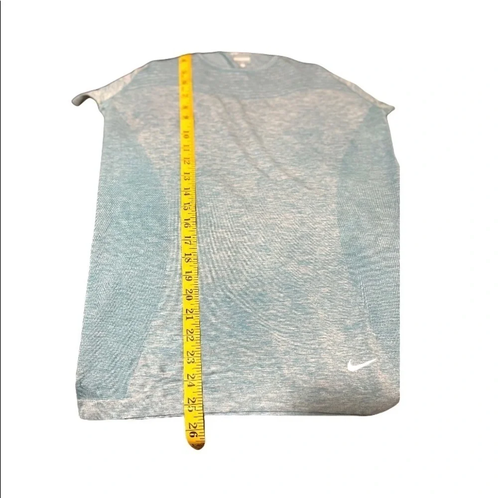 Nike Dri-Fit Short Sleeve Shirt - Picture 9 of 9